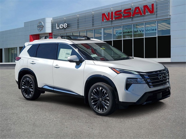 2026 Nissan Rogue Platinum's photo