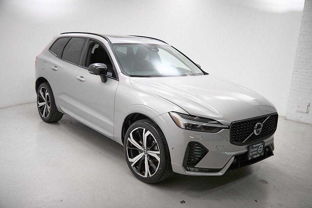2023 VOLVO XC60 - Image 3