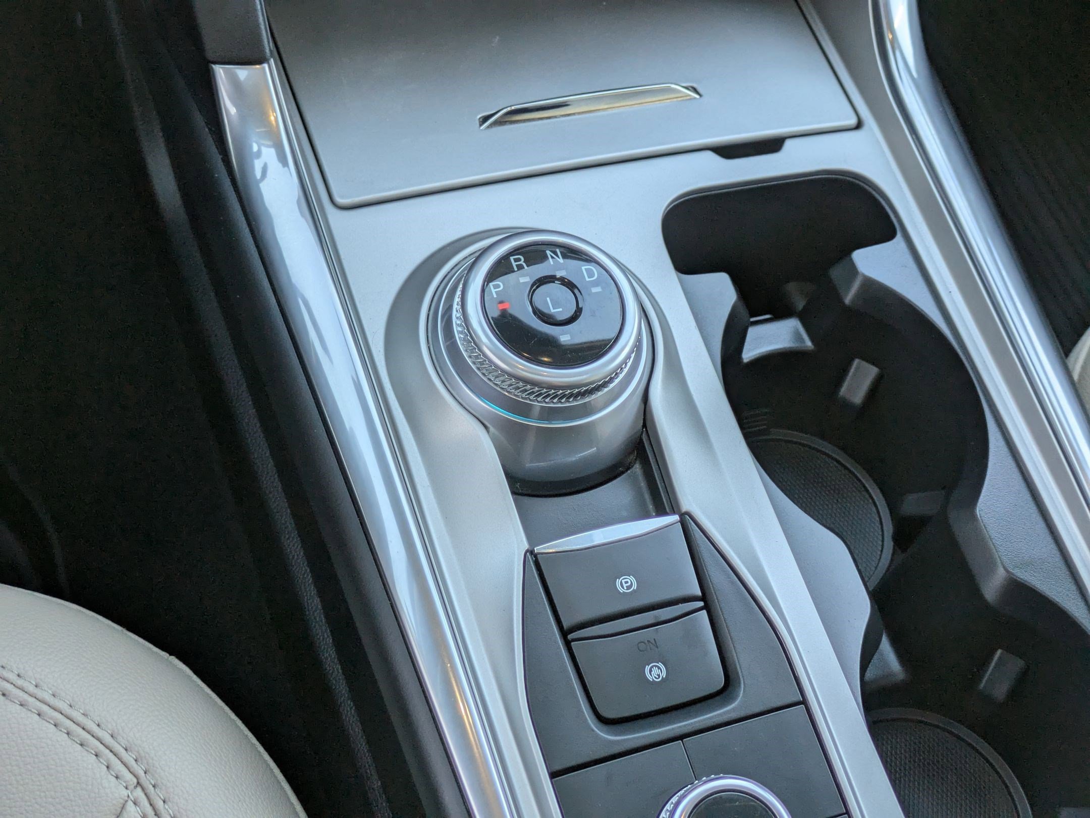 2022 Ford Explorer Limited photo 22