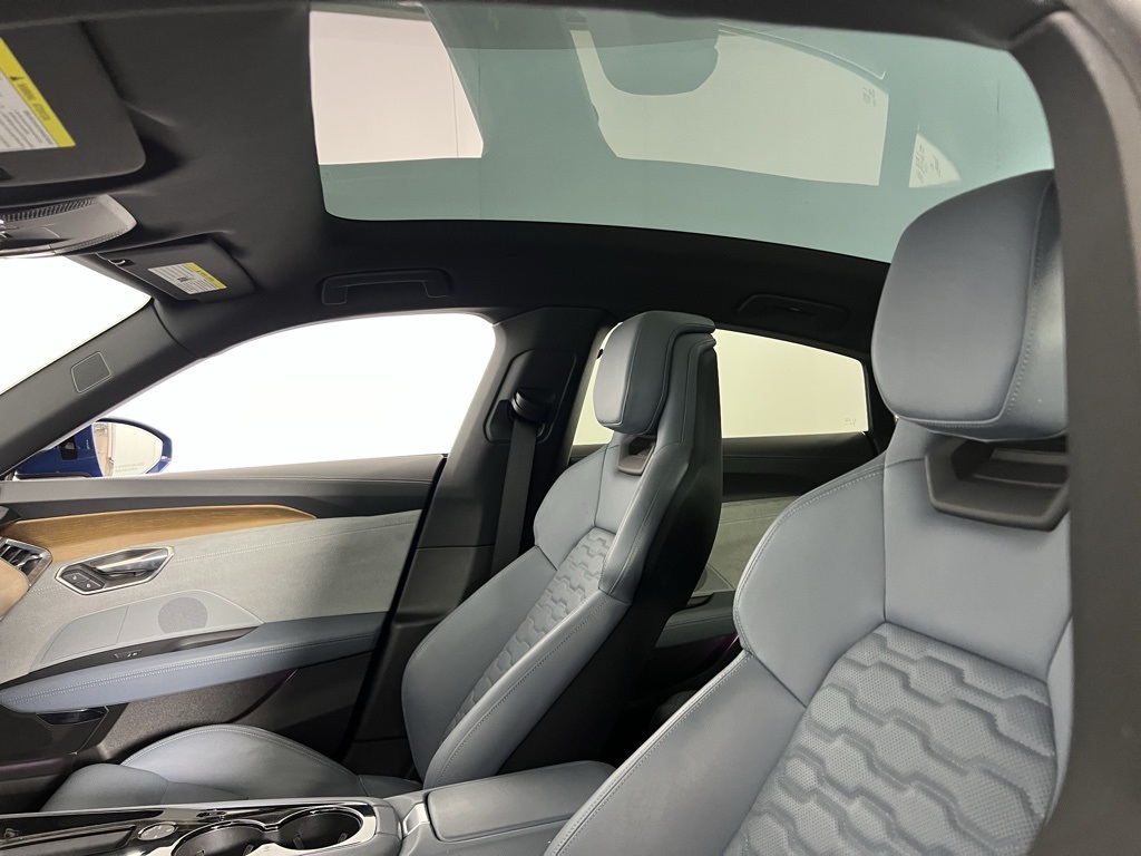 2024 Audi e-tron GT Premium Plus photo 22