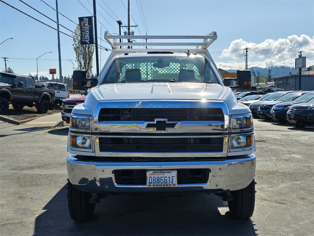 2023 Chevrolet Silverado 5500HD Work Truck photo 2