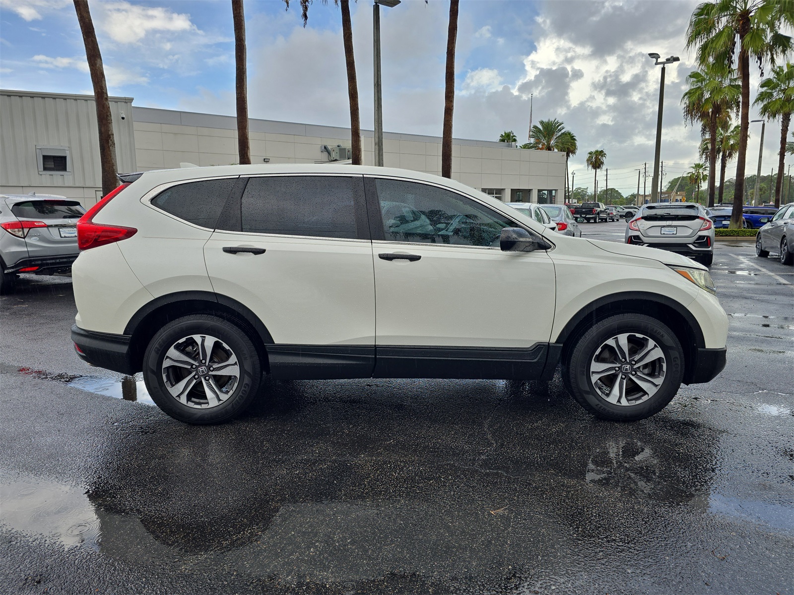 2018 Honda CR-V LX photo 2