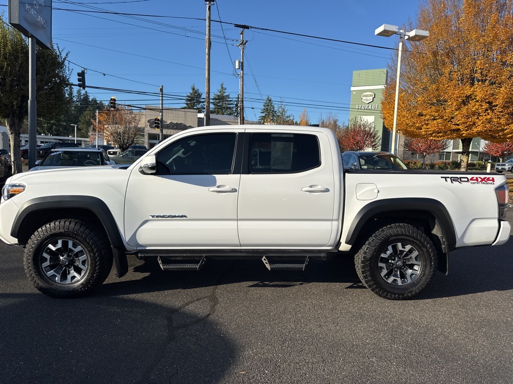 2022 Toyota Tacoma TRD Off-Road V6 photo 2