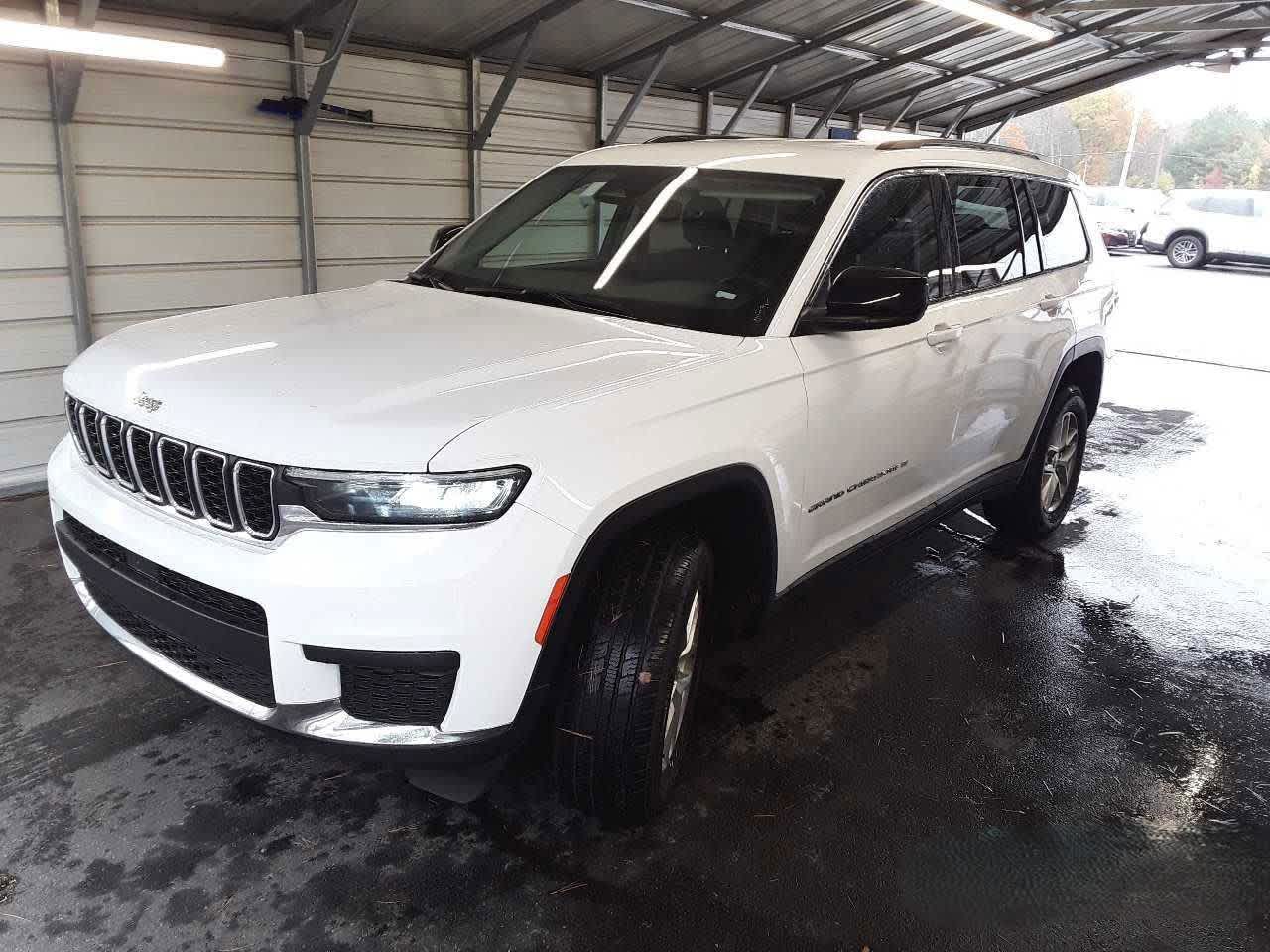 2023 Jeep Grand Cherokee L Laredo's photo