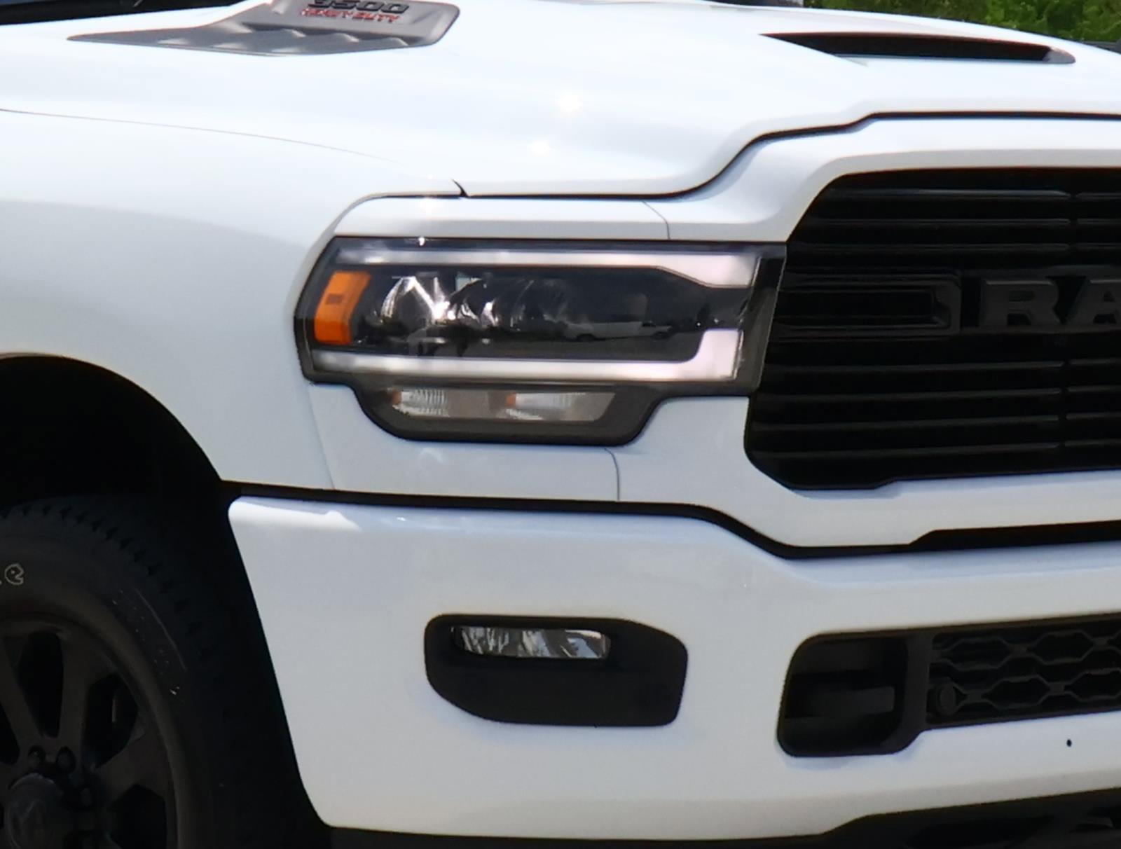 2024 Ram 3500 Laramie photo 8