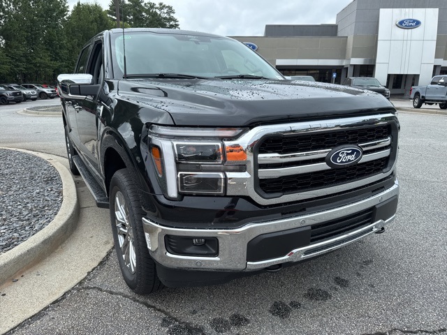 2025 Ford F-150 Lariat photo 3