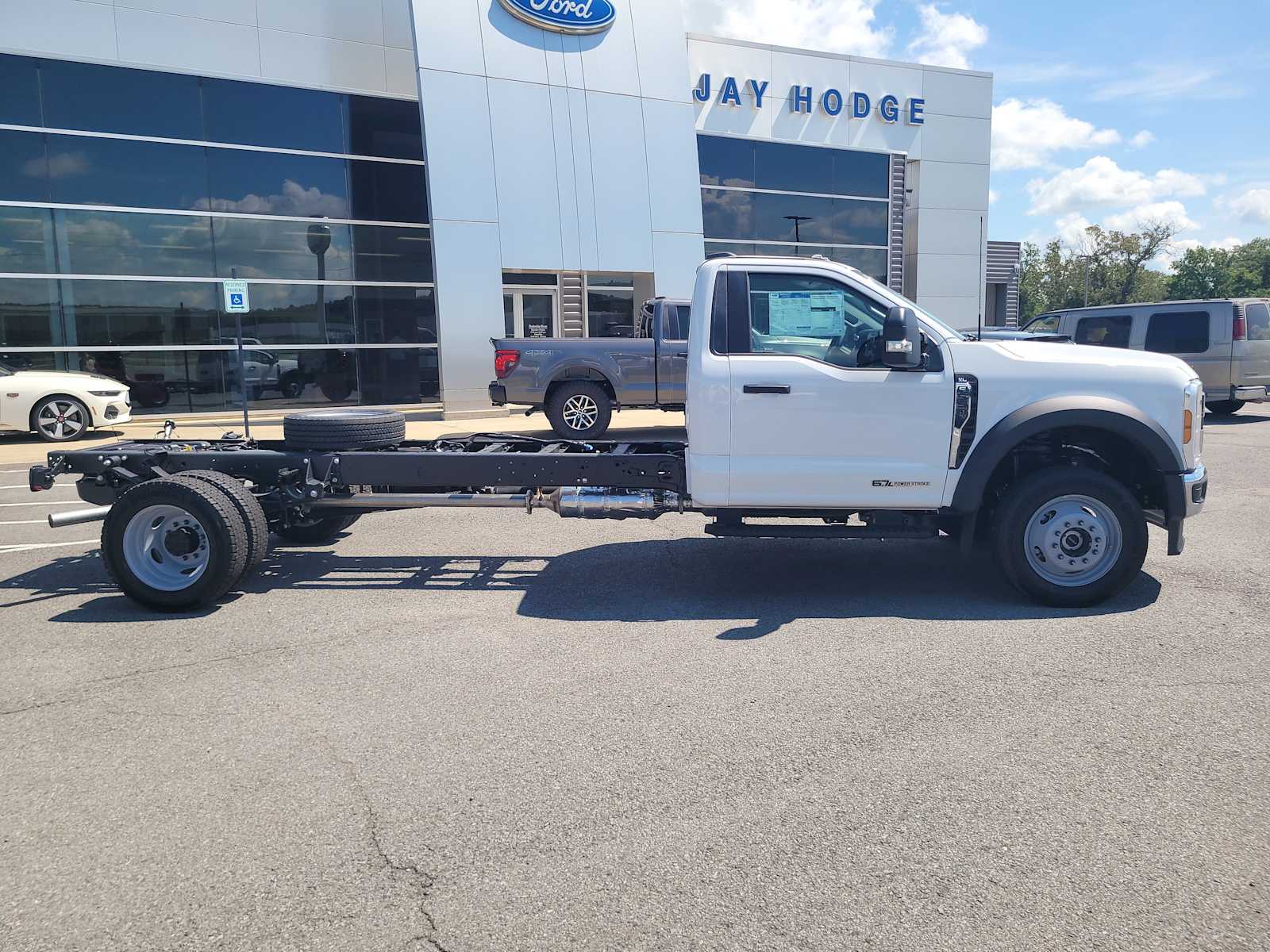 2025 Ford F-550 XL photo 2