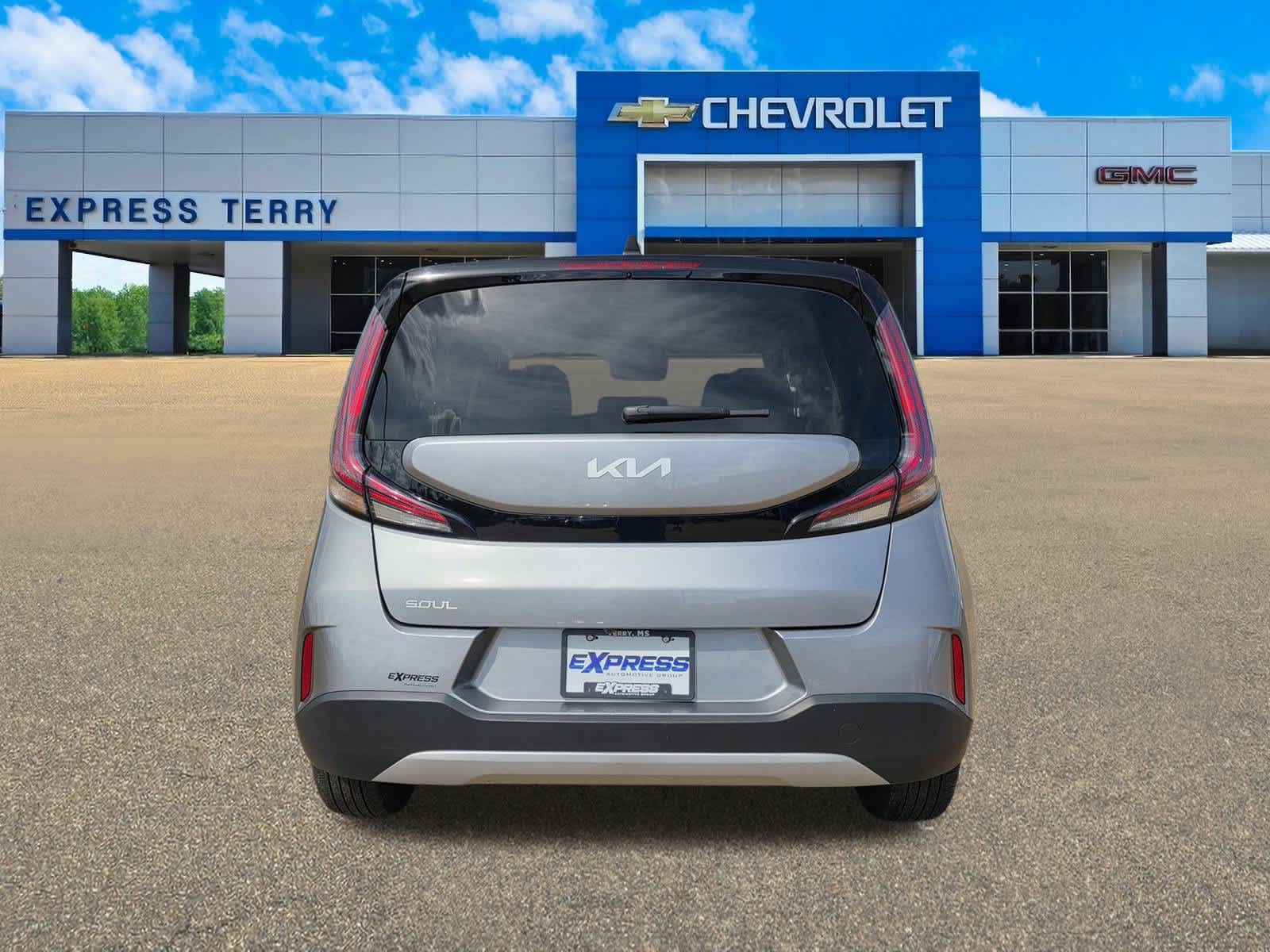 2024 Kia Soul LX photo 3
