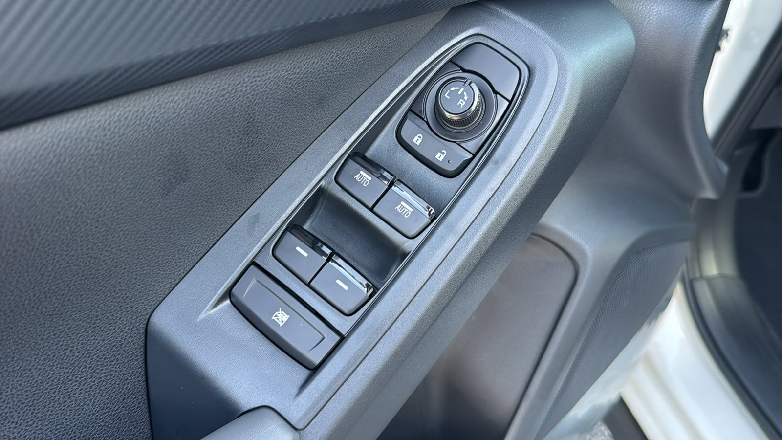 2025 Subaru Crosstrek Premium photo 10