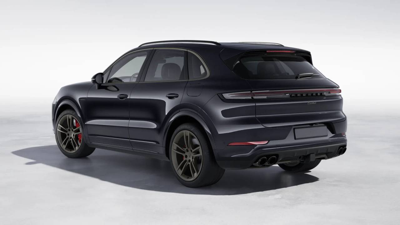 2026 Porsche Cayenne Turbo E-Hybrid photo 3