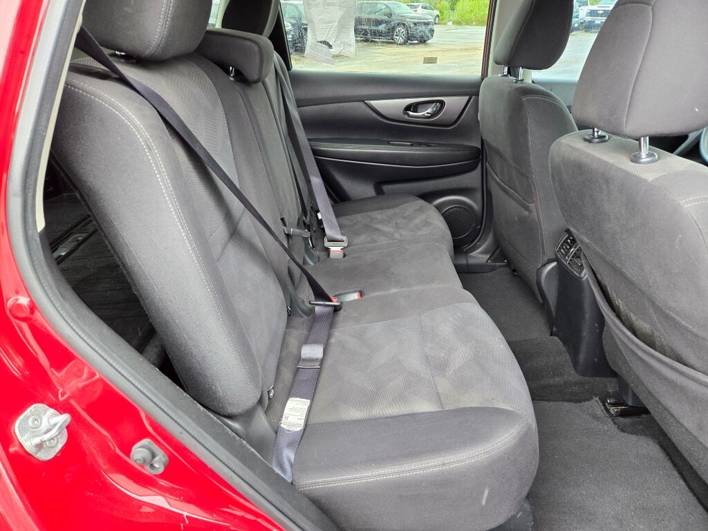2016 Nissan Rogue SV photo 7