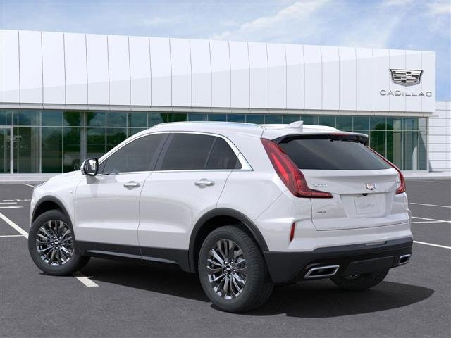 2025 Cadillac XT4 Premium Luxury photo 3