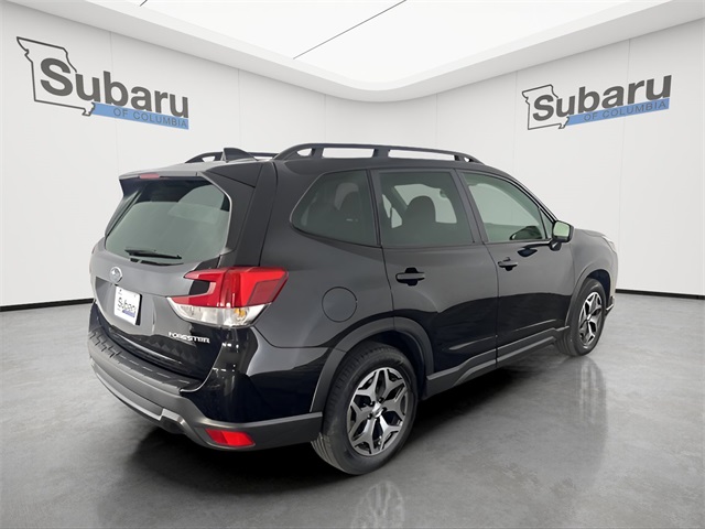 2022 Subaru Forester Premium photo 8