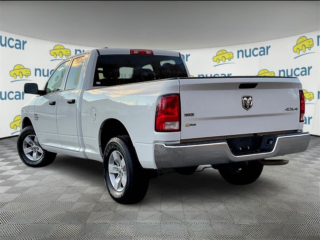 2024 Ram 1500 Classic SLT photo 4