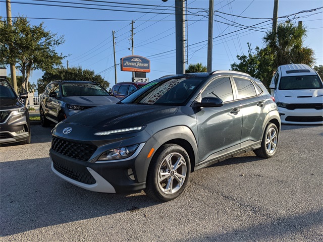 2022 Hyundai Kona SEL photo 2