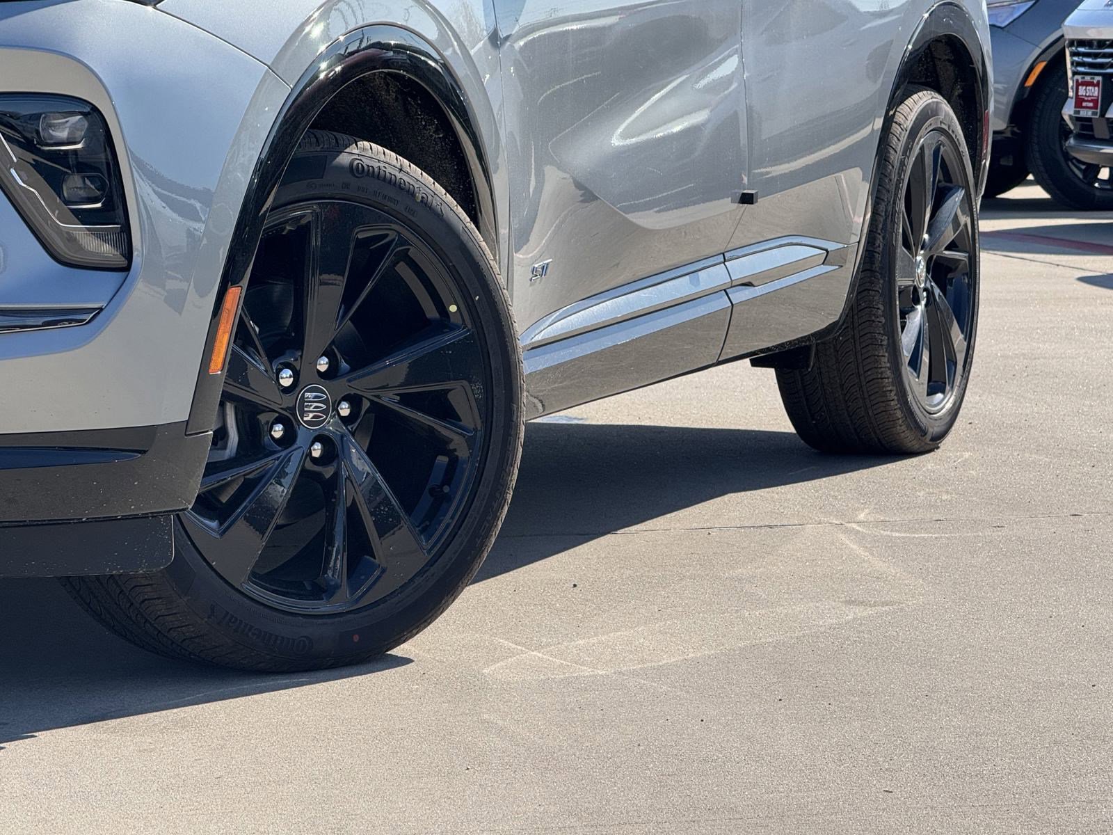 2025 Buick Envision Sport Touring photo 3