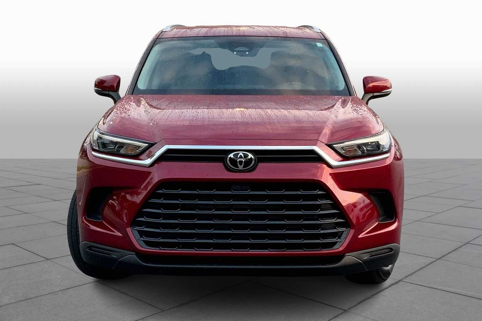 2024 Toyota Grand Highlander XLE photo 2