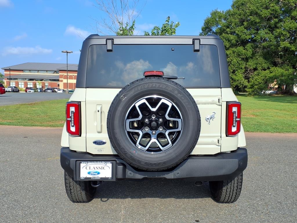 2025 Ford Bronco Outer Banks photo 18