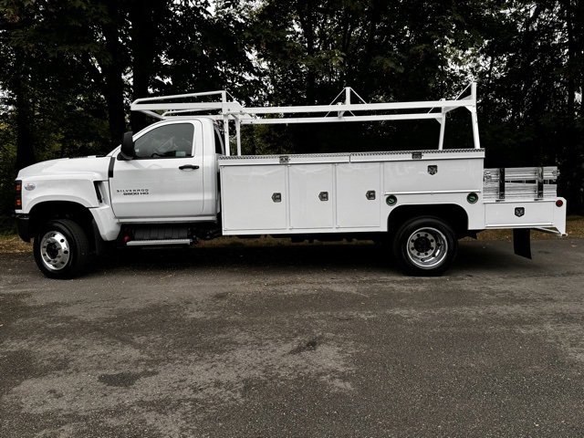 2024 Chevrolet Silverado 5500HD Work Truck photo 2