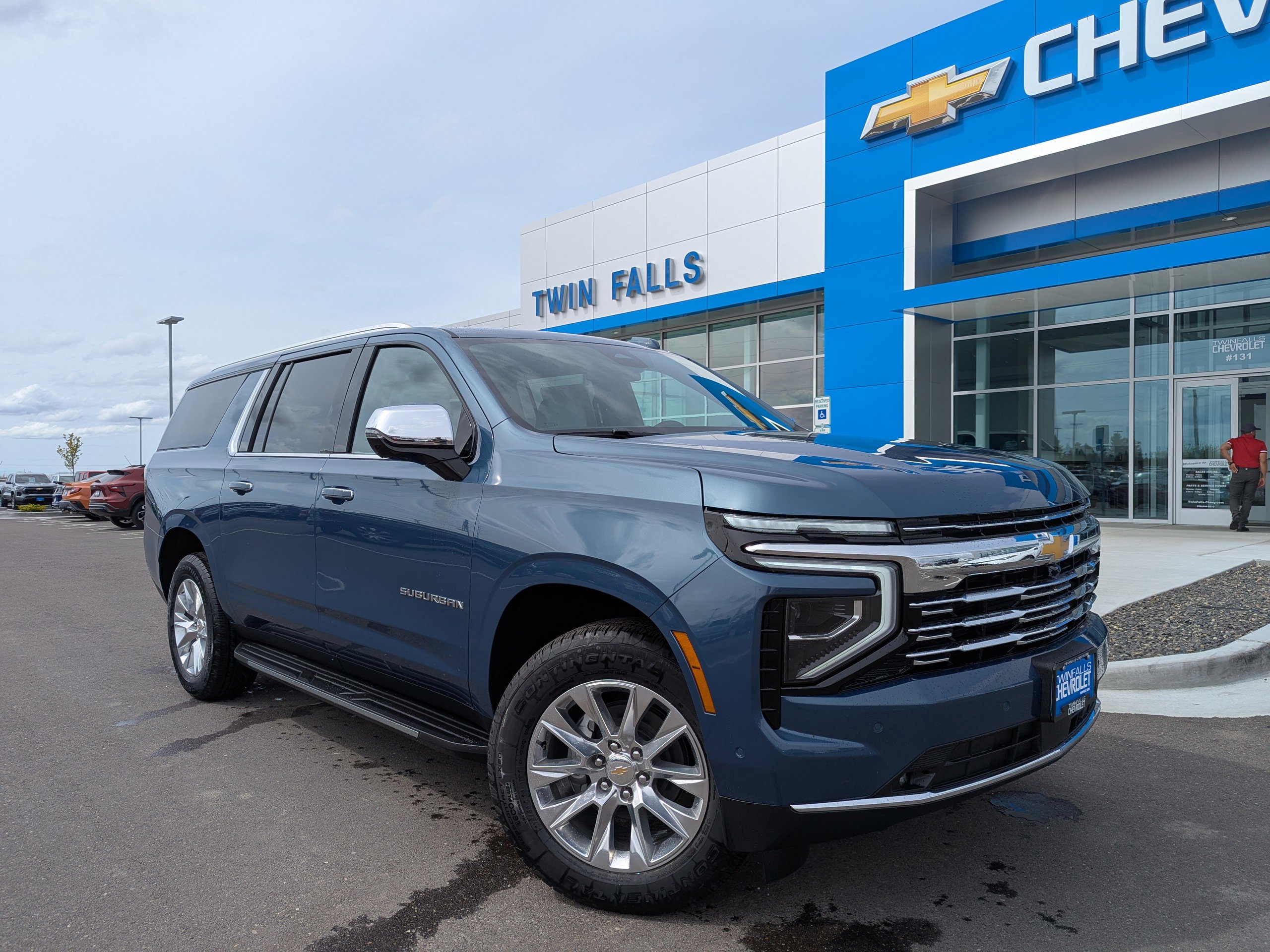 2025 Chevrolet Suburban Premier's photo