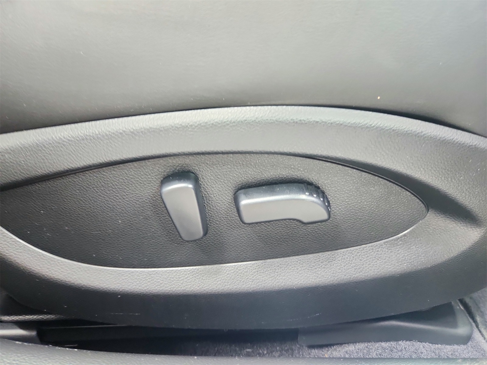 2017 Infiniti QX70 Base photo 33