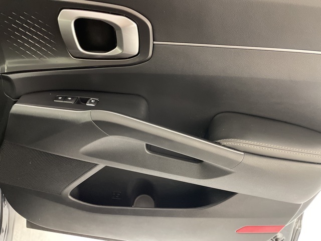 2022 Kia Sorento LX photo 34