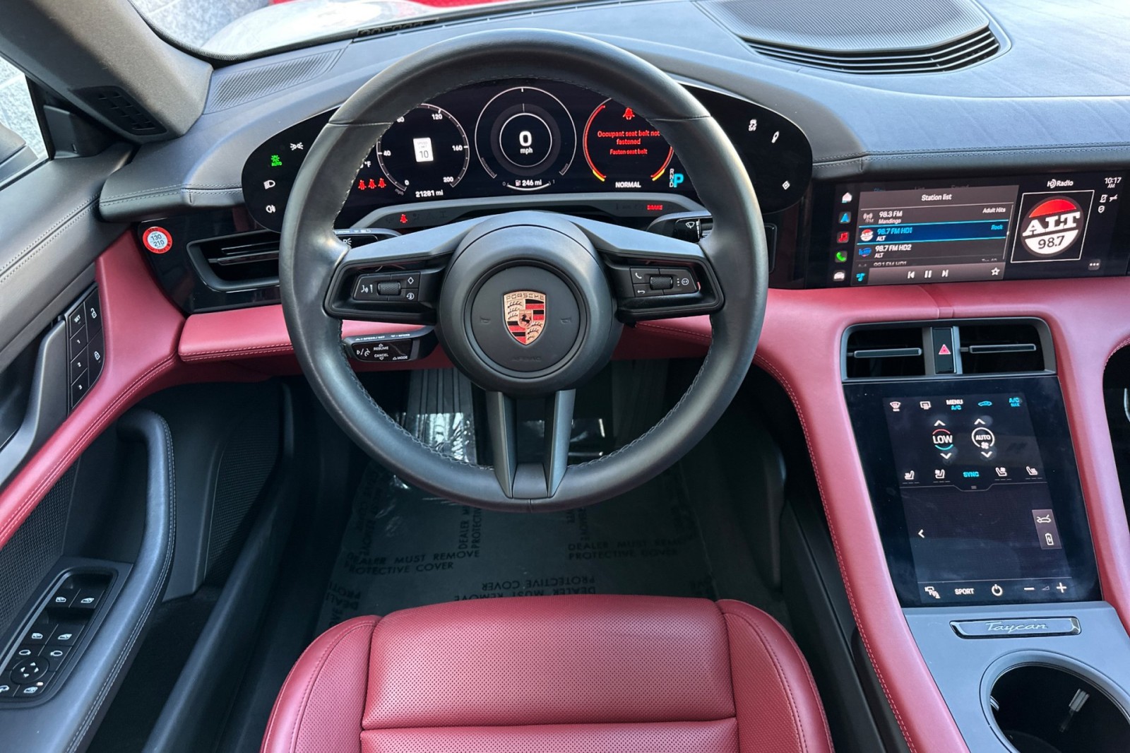 2023 Porsche Taycan photo 18