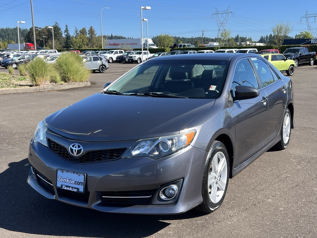 2014 Toyota Camry L photo 2