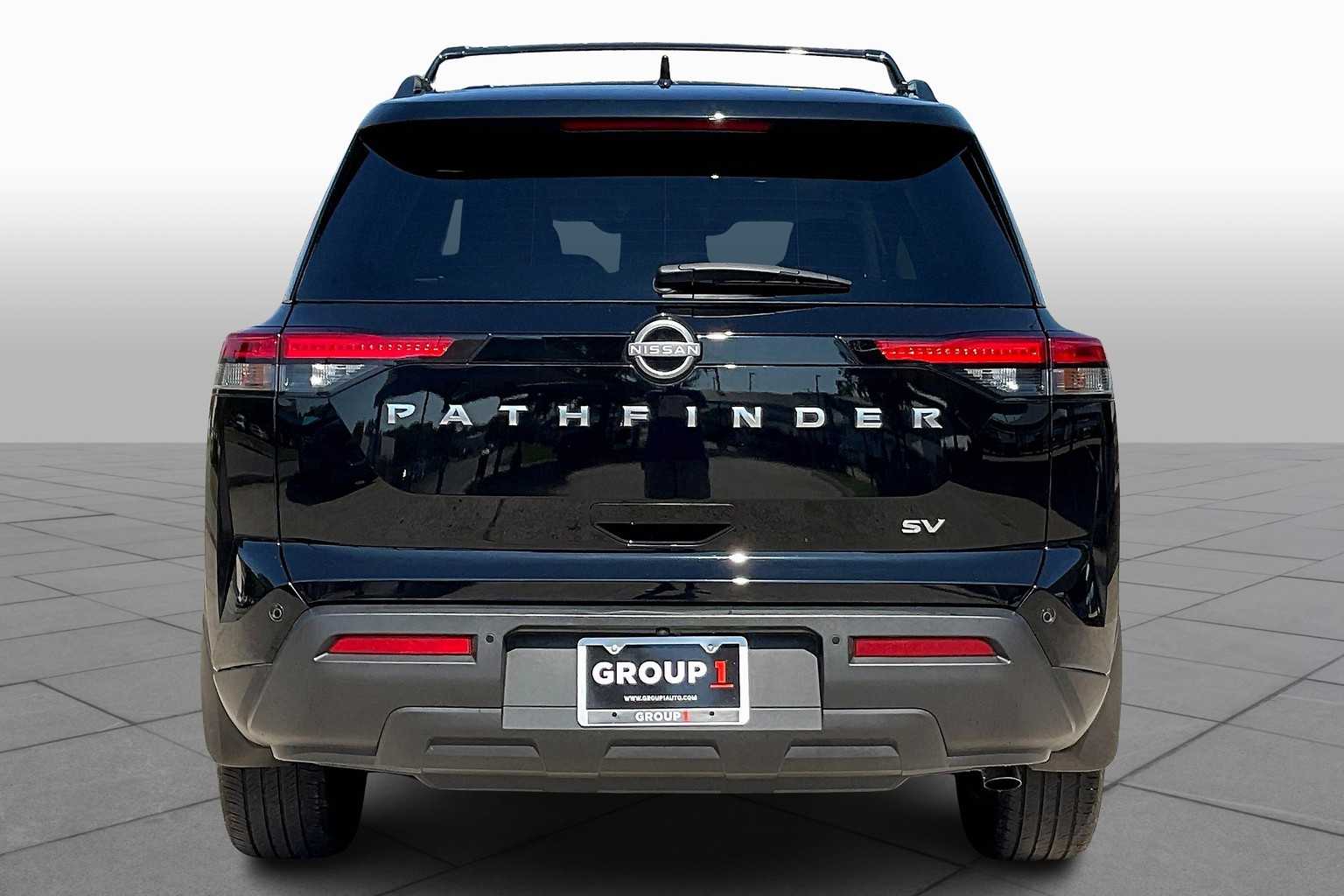 2024 Nissan Pathfinder SV photo 4
