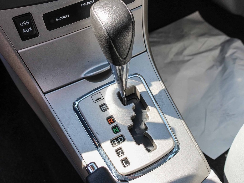 2012 Toyota Corolla LE photo 20