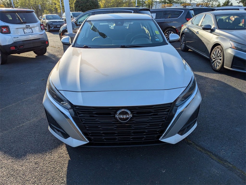 2023 Nissan Altima 2.5 SV photo 2