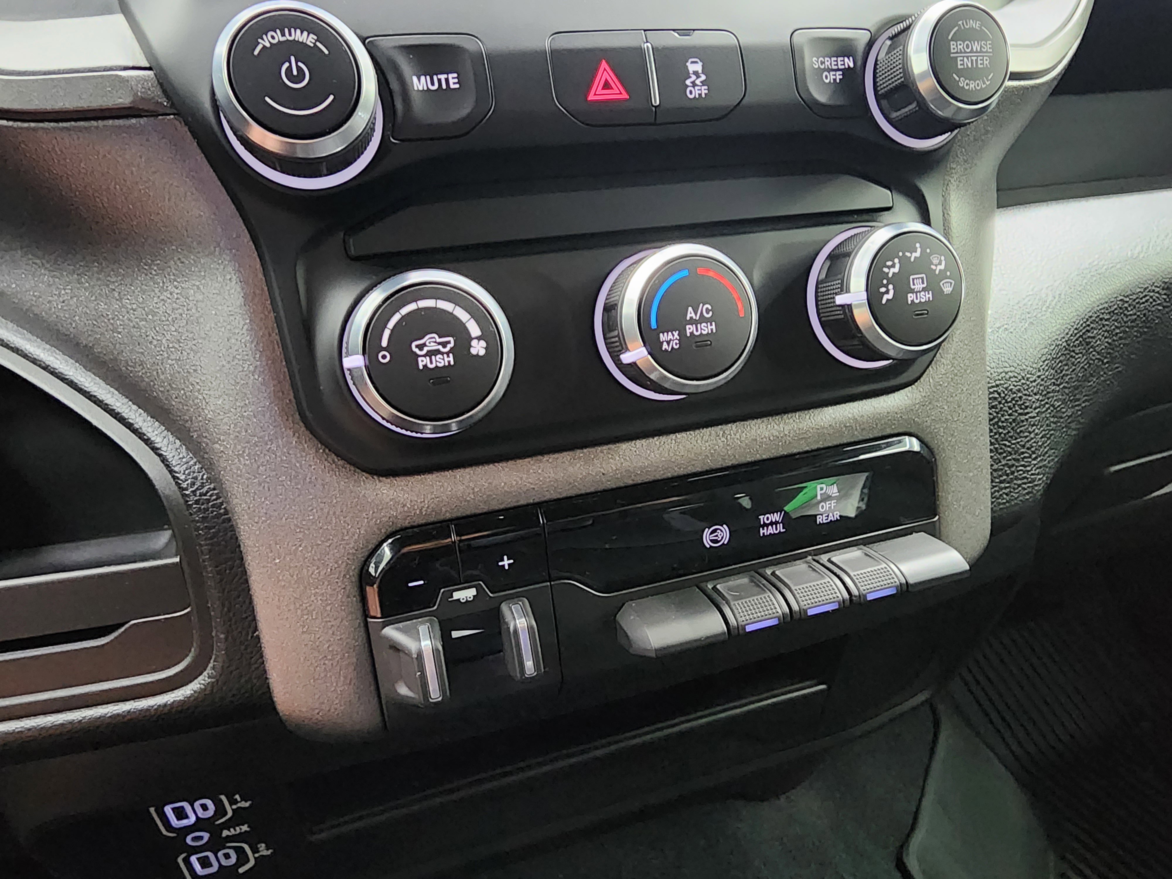 2022 Ram 3500 photo 25