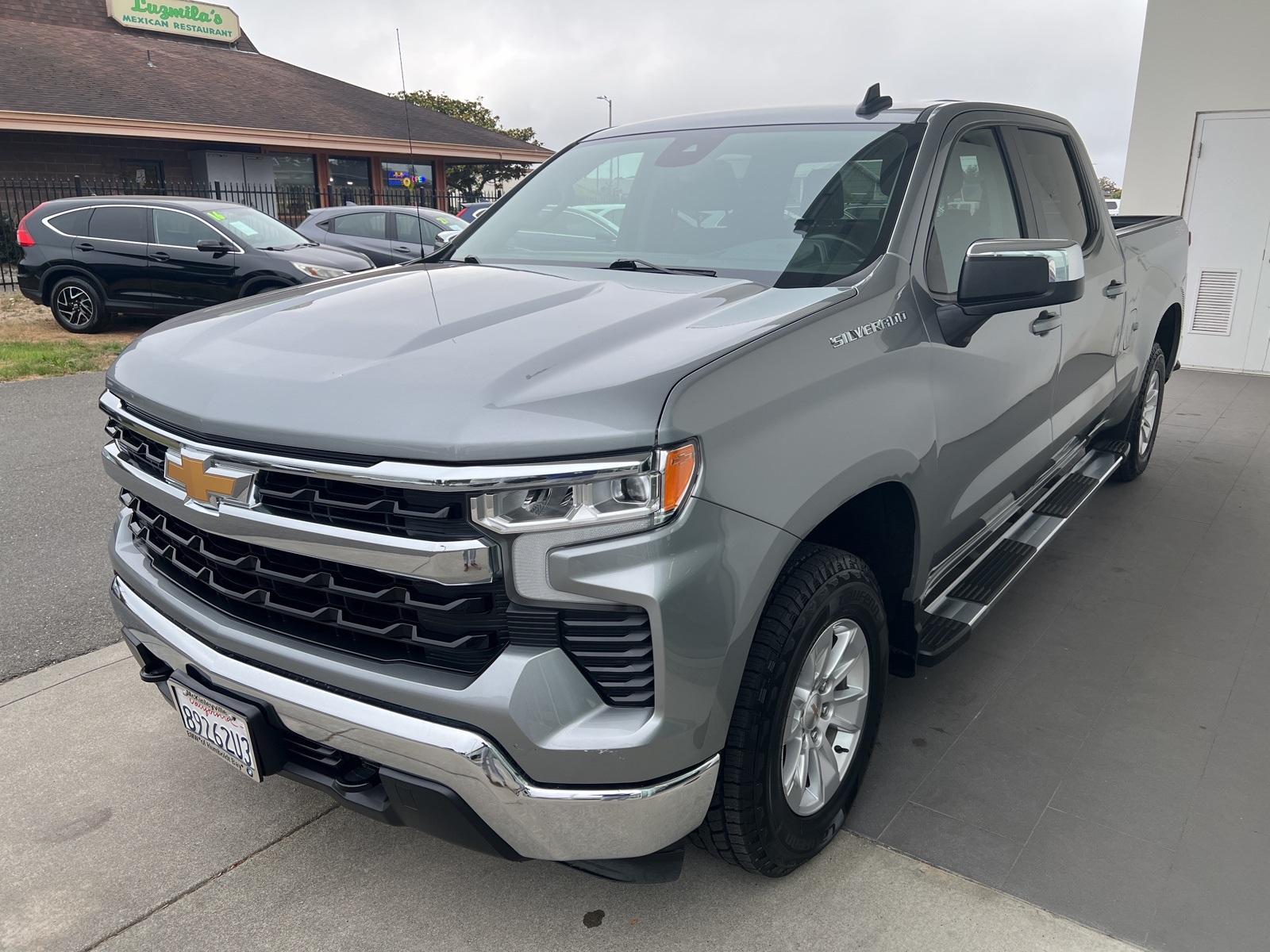2024 Chevrolet Silverado 1500 LT photo 2