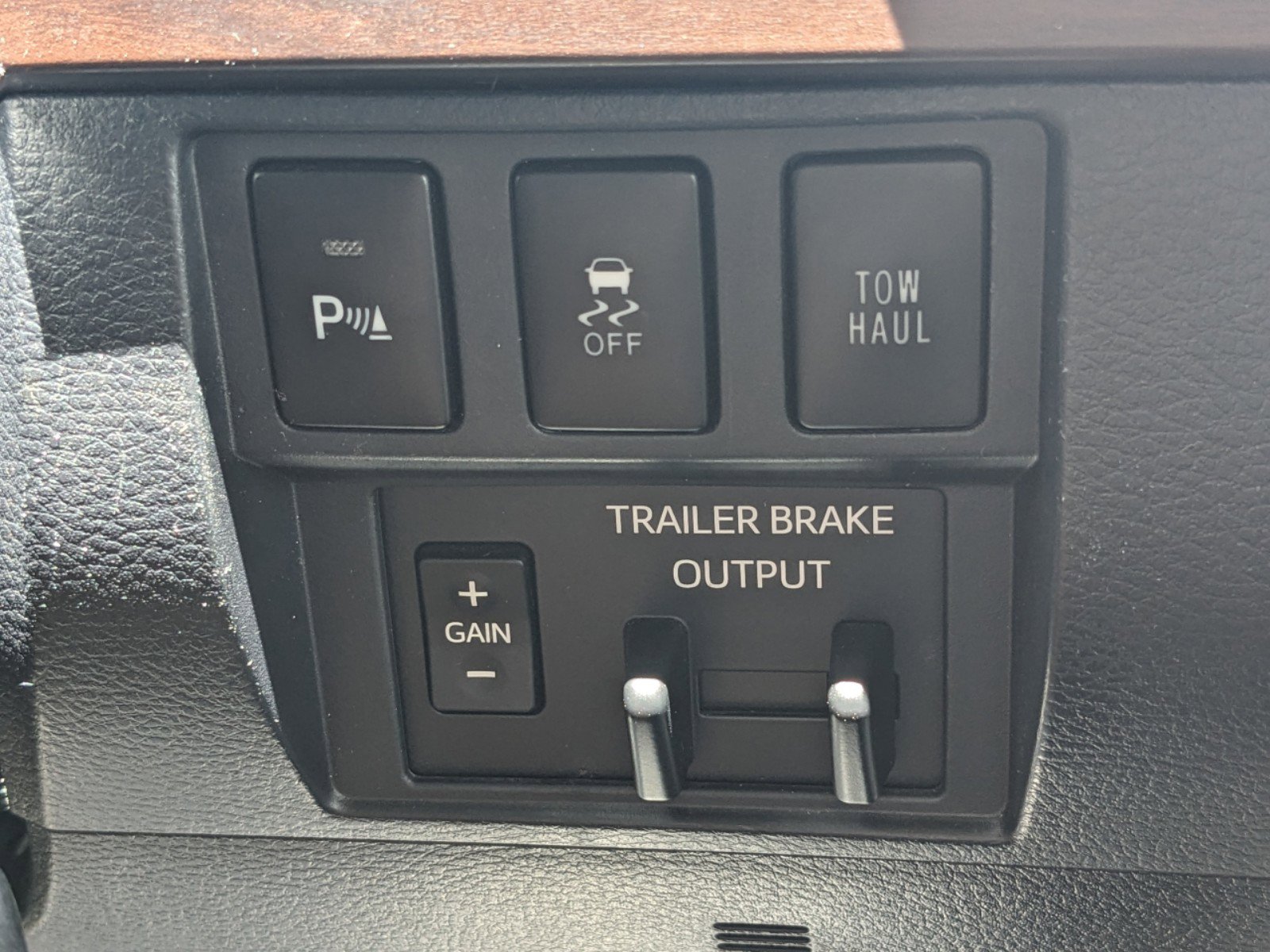 2019 Toyota Tundra Limited photo 24
