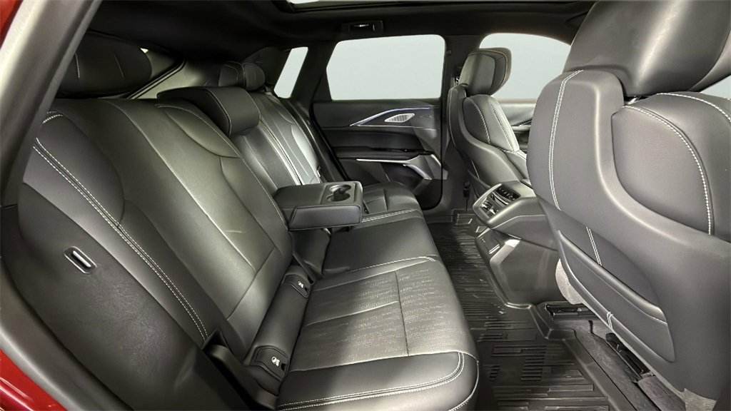 2024 Cadillac Lyriq Luxury photo 32