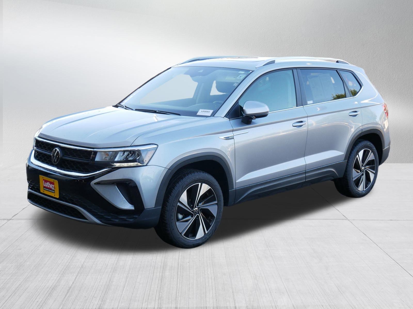 2024 Volkswagen Taos SE photo 3