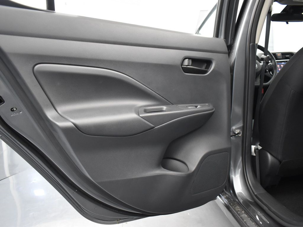 2025 Nissan Versa 1.6 S photo 14