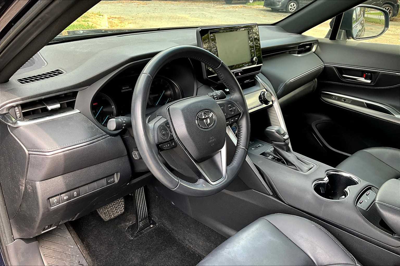 2022 Toyota Venza XLE photo 17