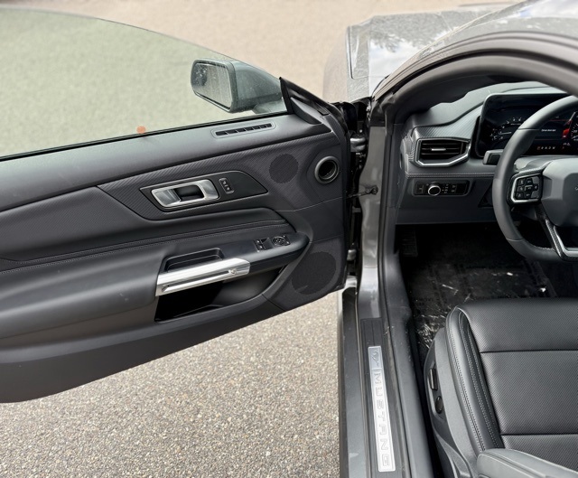 2025 Ford Mustang GT Premium photo 11