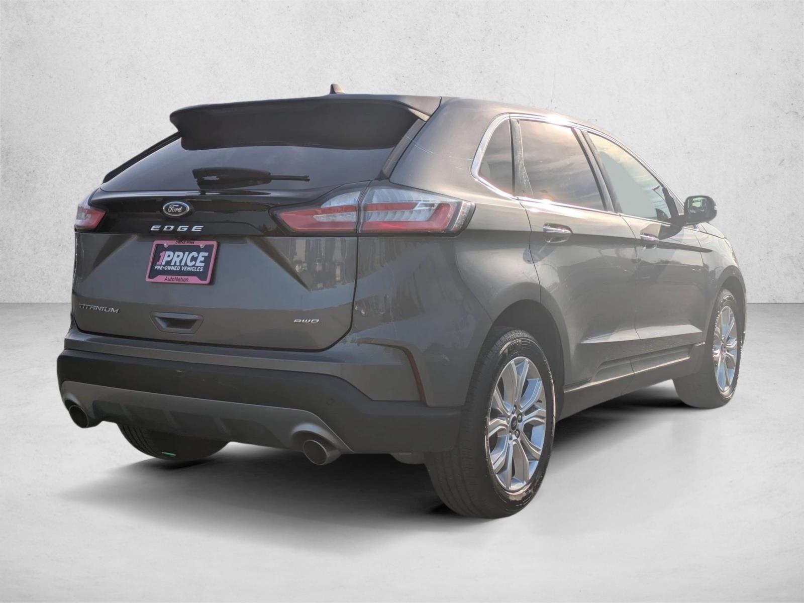 2024 Ford Edge Titanium photo 4