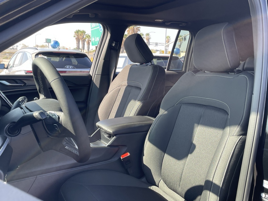 2025 Jeep Grand Cherokee Laredo X photo 16