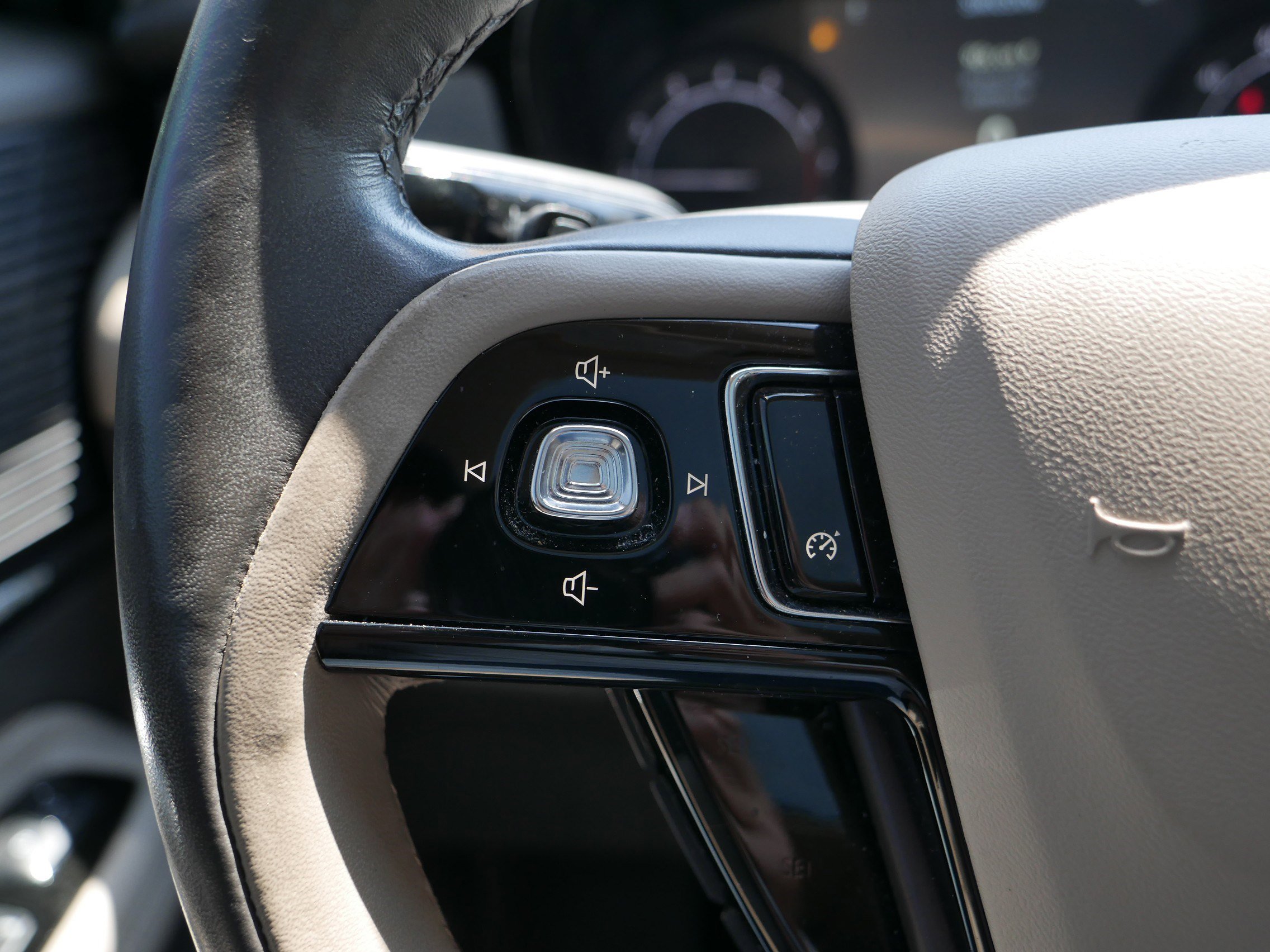 2022 Lincoln Corsair Standard photo 31
