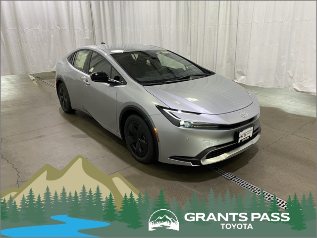 2026 Toyota Prius SE's photo