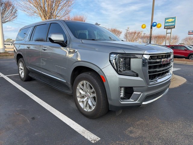 2023 GMC Yukon XL SLT's photo