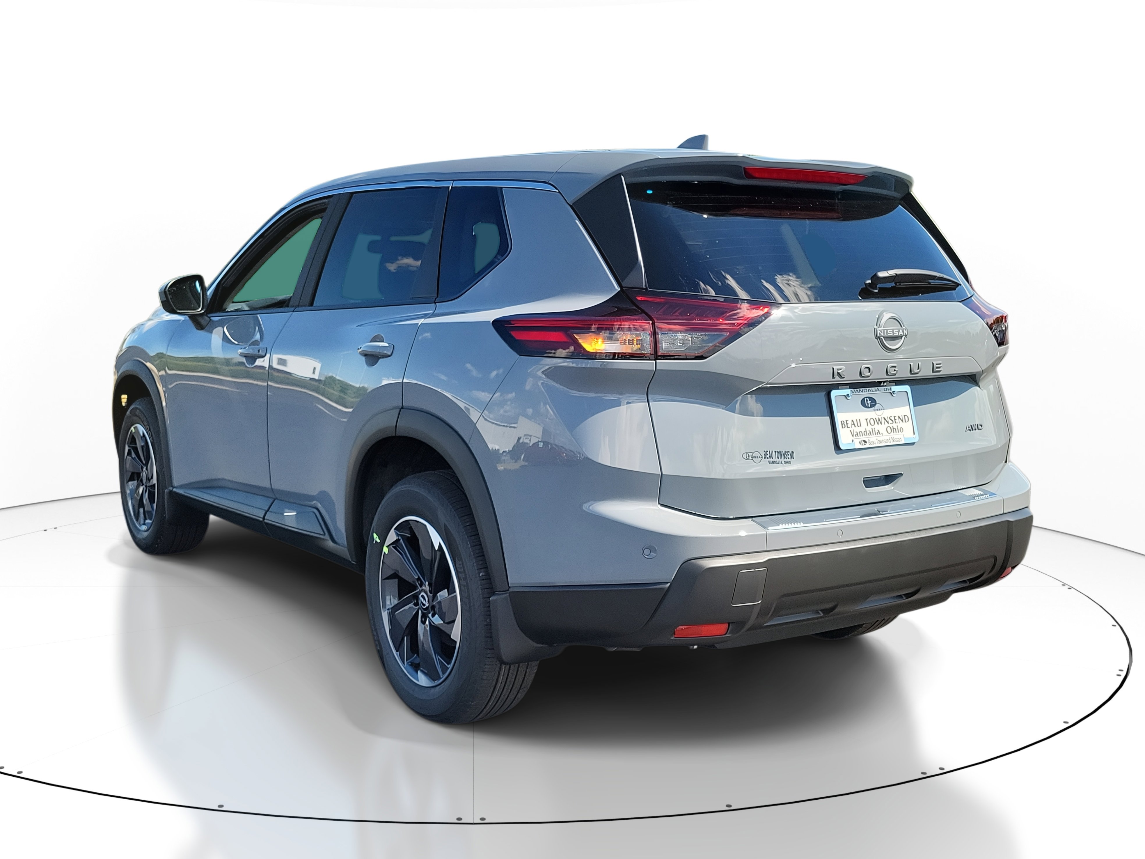 2026 Nissan Rogue SV photo 2