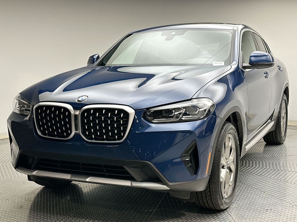 2025 BMW X4 30i's photo