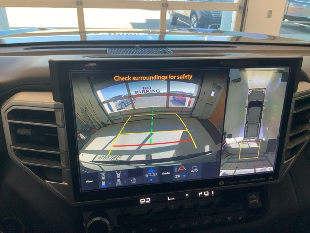 2023 Toyota Tundra Platinum photo 2