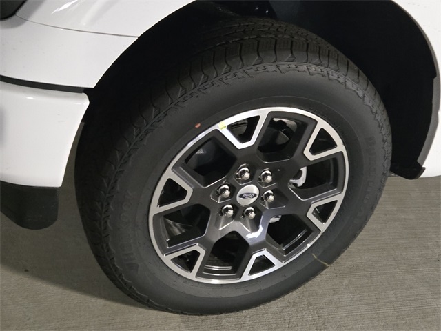 2025 Ford F-150 STX photo 4