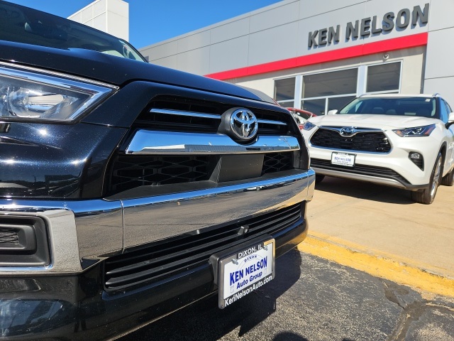 2023 Toyota 4Runner Limited photo 3