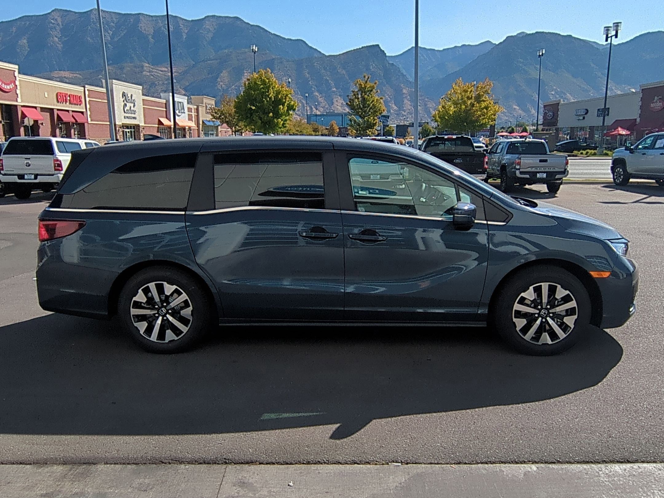2026 Honda Odyssey EX-L photo 2